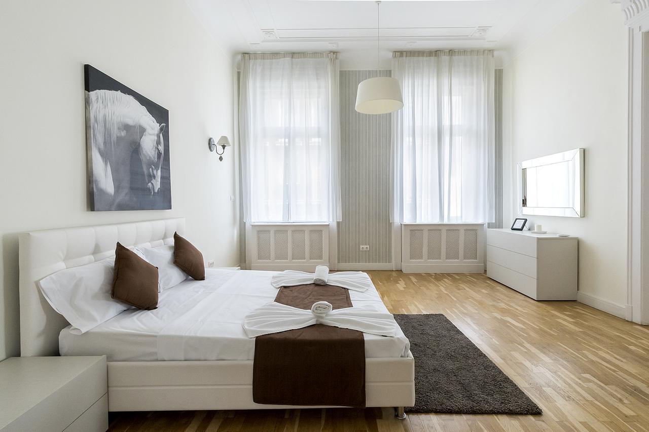 Luxury & Panorama Apartments Budapest Exteriör bild